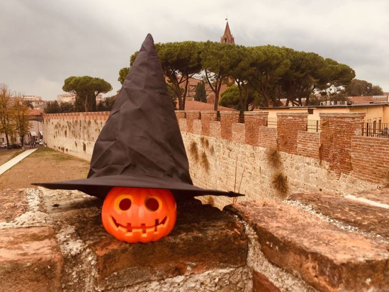 Pisa festa Halloween sulle Mura di Pisa 