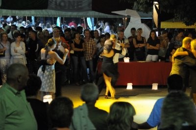 A Lucca danze sensuali con il Tango e la Pole Dance