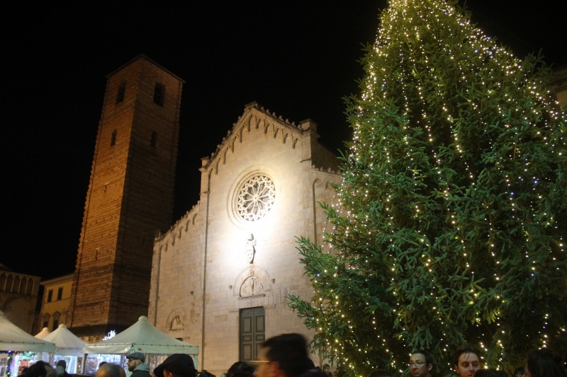 Pietrasanta i mercatini di Natale ed un mese di iniziative Lucca