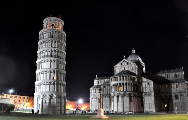 Pisa tornano le aperture serali in Piazza del Duomo